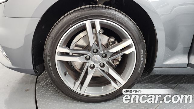 Audi A4 40 TFSI Premium