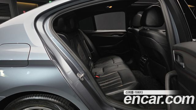 BMW 5-Series 520d M Sport package