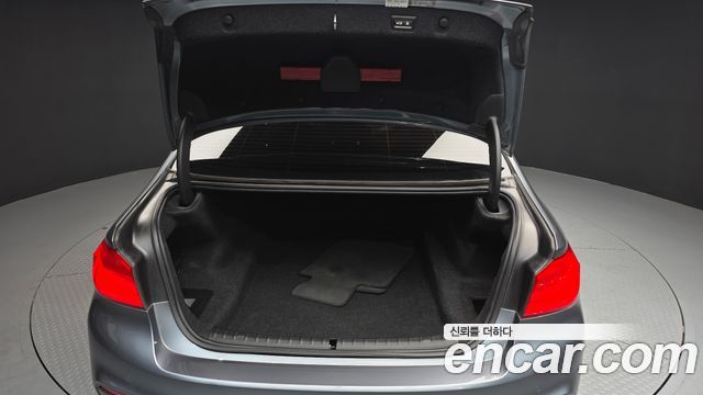 BMW 5-Series 520d M Sport package