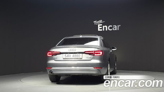 Audi A4 30 TDI Premium