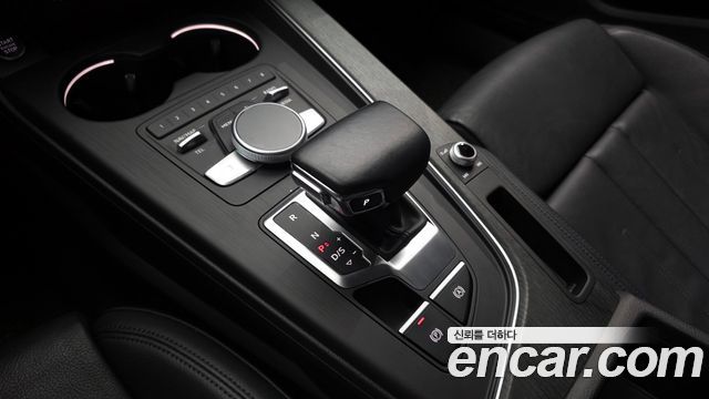 Audi A4 30 TDI Premium
