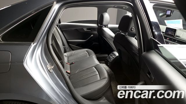Audi A4 30 TDI Premium