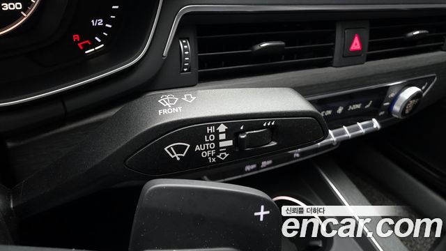 Audi A4 30 TDI Premium