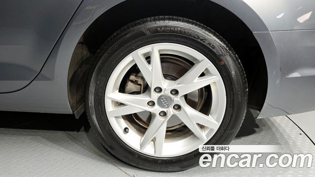 Audi A4 30 TDI Premium