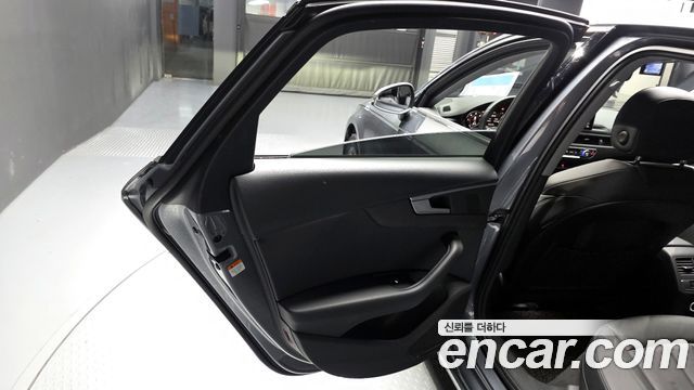 Audi A4 30 TDI Premium