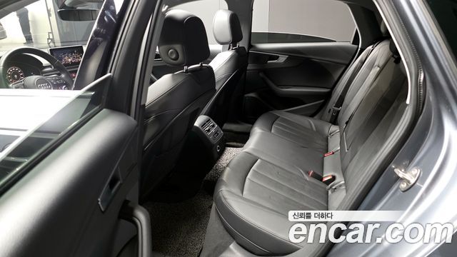 Audi A4 30 TDI Premium