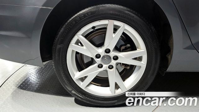Audi A4 30 TDI Premium