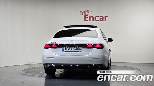Mercedes-Benz E-Class E200 Avantgarde