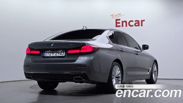 BMW 5-Series 520i Luxury
