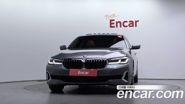 BMW 5-Series 520i Luxury
