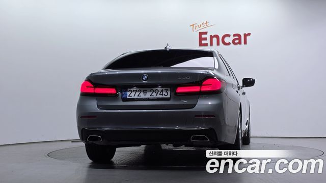 BMW 5-Series 520i Luxury