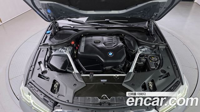 BMW 5-Series 520i Luxury