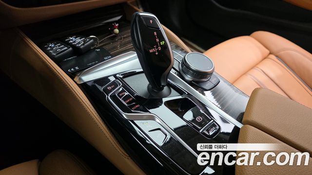 BMW 5-Series 520i Luxury