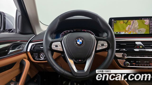 BMW 5-Series 520i Luxury