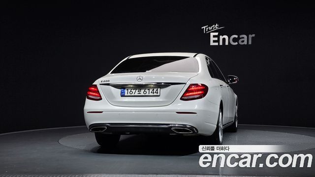 Mercedes-Benz E-Class E200 Avantgarde