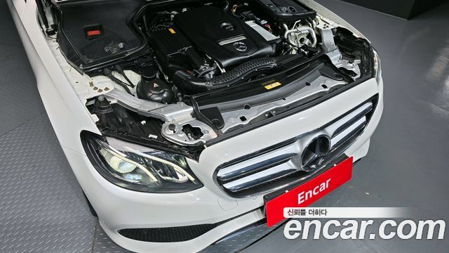 Mercedes-Benz E-Class E200 Avantgarde