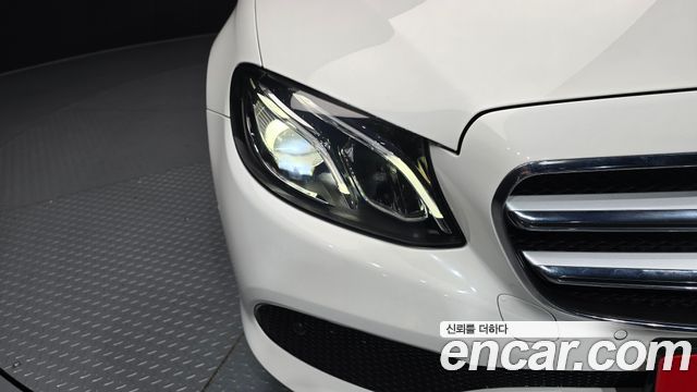 Mercedes-Benz E-Class E200 Avantgarde