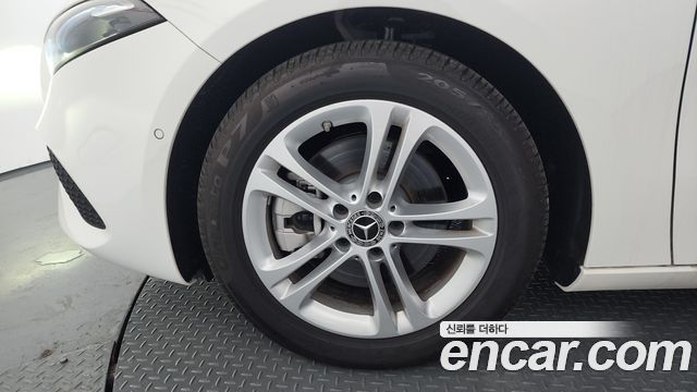 Mercedes-Benz A-Class A220 Hatchback