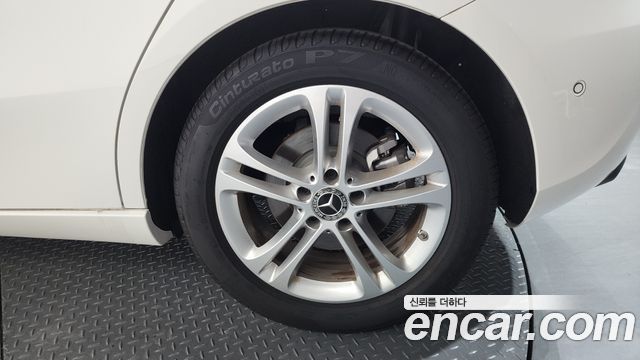 Mercedes-Benz A-Class A220 Hatchback