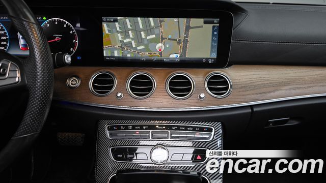 Mercedes-Benz E-Class E300 4MATIC Exclusive