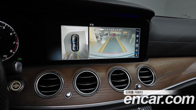 Mercedes-Benz E-Class E300 4MATIC Exclusive