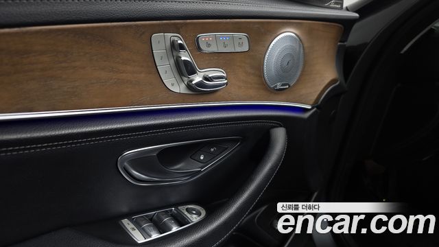 Mercedes-Benz E-Class E300 4MATIC Exclusive