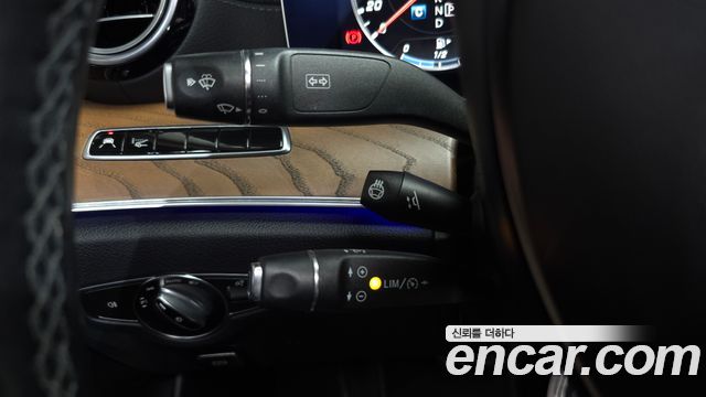Mercedes-Benz E-Class E300 4MATIC Exclusive