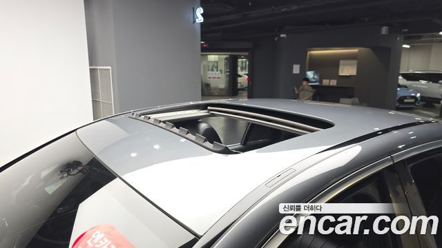 Mercedes-Benz E-Class E300 4MATIC Exclusive