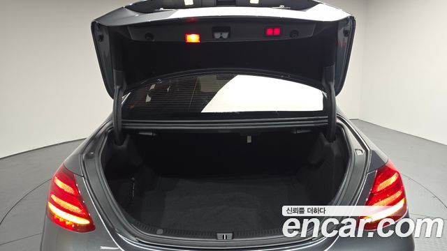 Mercedes-Benz E-Class E300 4MATIC Exclusive