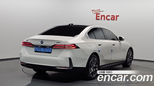 BMW i5 eDrive 40