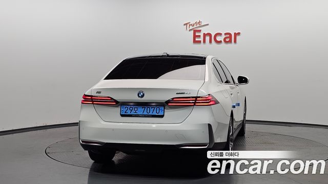 BMW i5 eDrive 40