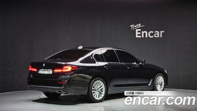 BMW 5-Series 520i Luxury