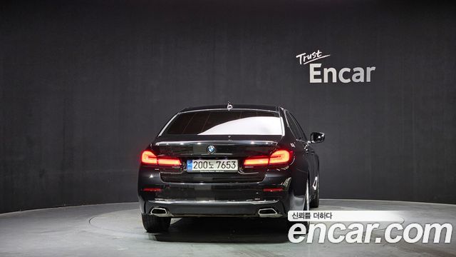 BMW 5-Series 520i Luxury