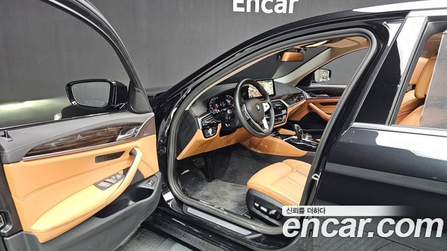 BMW 5-Series 520i Luxury