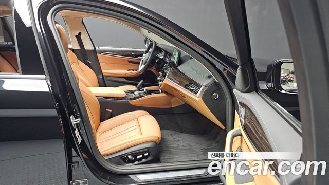 BMW 5-Series 520i Luxury