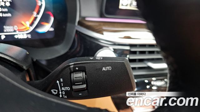 BMW 5-Series 520i Luxury