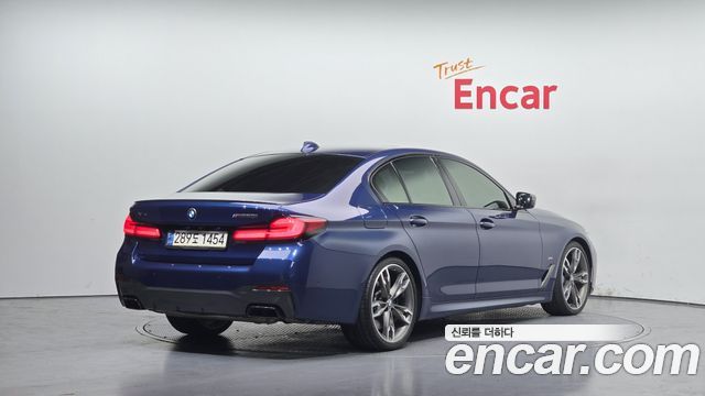 BMW 5-Series M550i xDrive