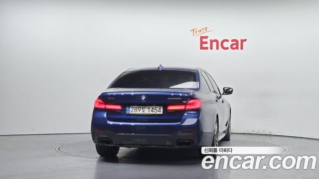 BMW 5-Series M550i xDrive