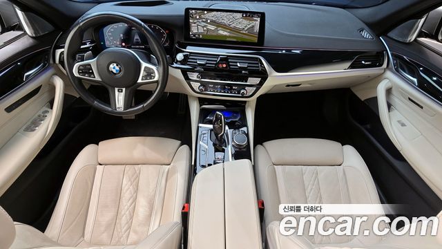 BMW 5-Series M550i xDrive