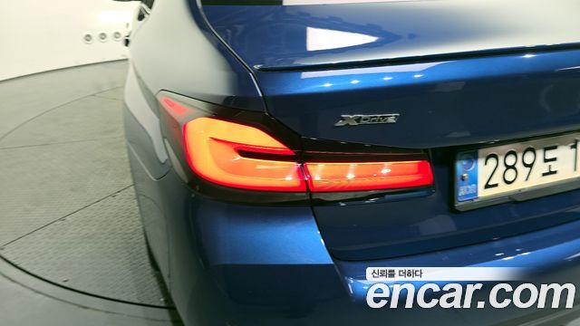 BMW 5-Series M550i xDrive