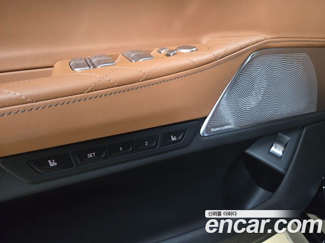 BMW 7-Series M760Li xDrive