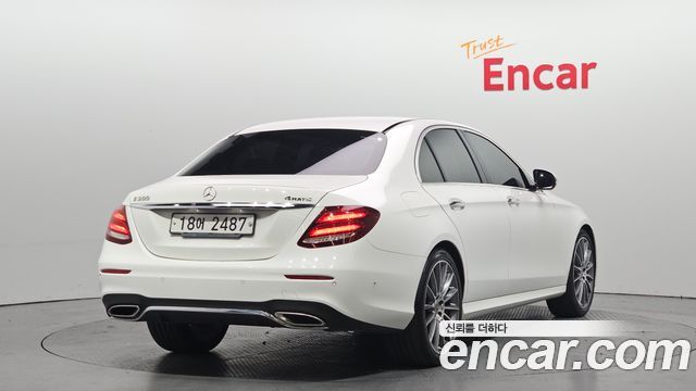Mercedes-Benz E-Class E300 4MATIC AMG Line