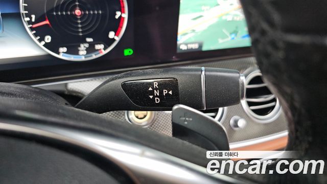 Mercedes-Benz E-Class E300 4MATIC AMG Line