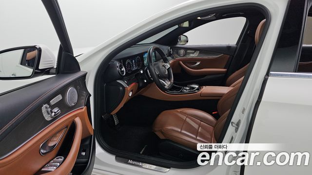 Mercedes-Benz E-Class E300 4MATIC AMG Line