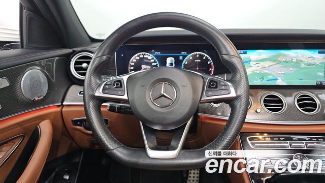 Mercedes-Benz E-Class E300 4MATIC AMG Line