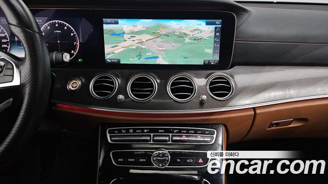 Mercedes-Benz E-Class E300 4MATIC AMG Line