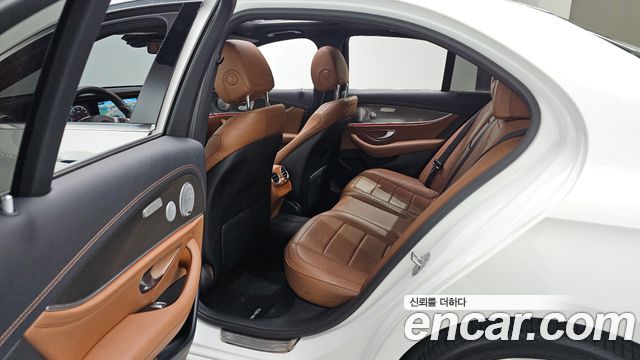 Mercedes-Benz E-Class E300 4MATIC AMG Line