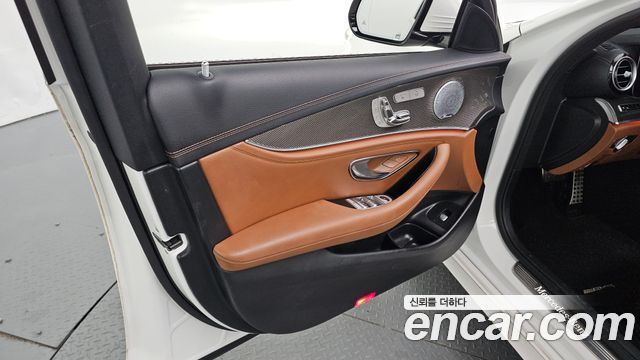 Mercedes-Benz E-Class E300 4MATIC AMG Line