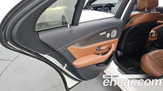 Mercedes-Benz E-Class E300 4MATIC AMG Line