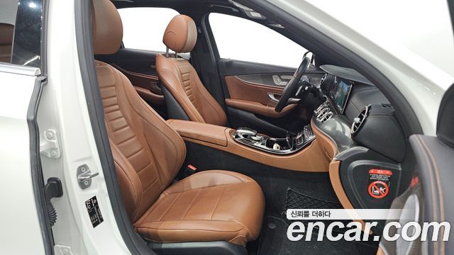 Mercedes-Benz E-Class E300 4MATIC AMG Line